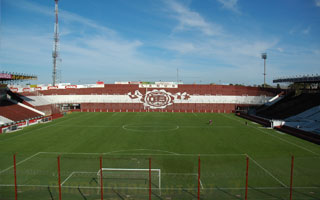 Estadio: Ciudad de Lan&uacute;s